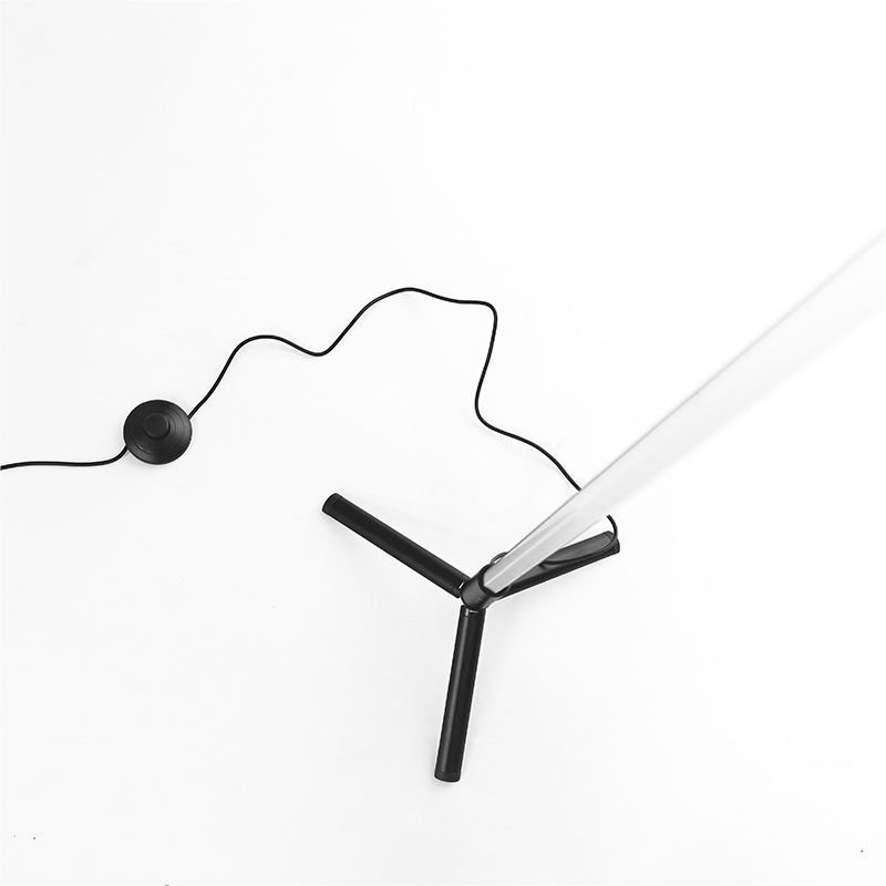 TrueLight Luna Red­™ Luminaire light stand and foot pedal
